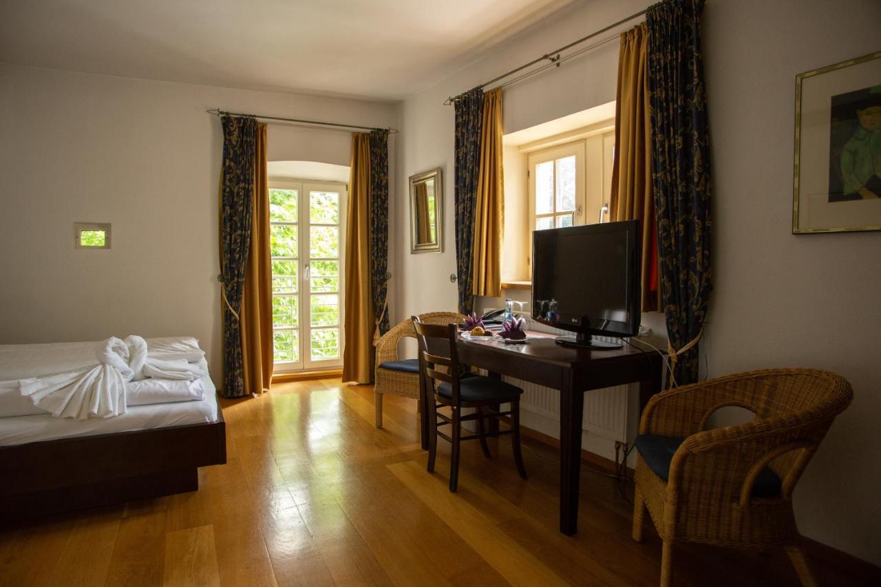 Hotel Burg Kerpen Illingen  Exteriér fotografie